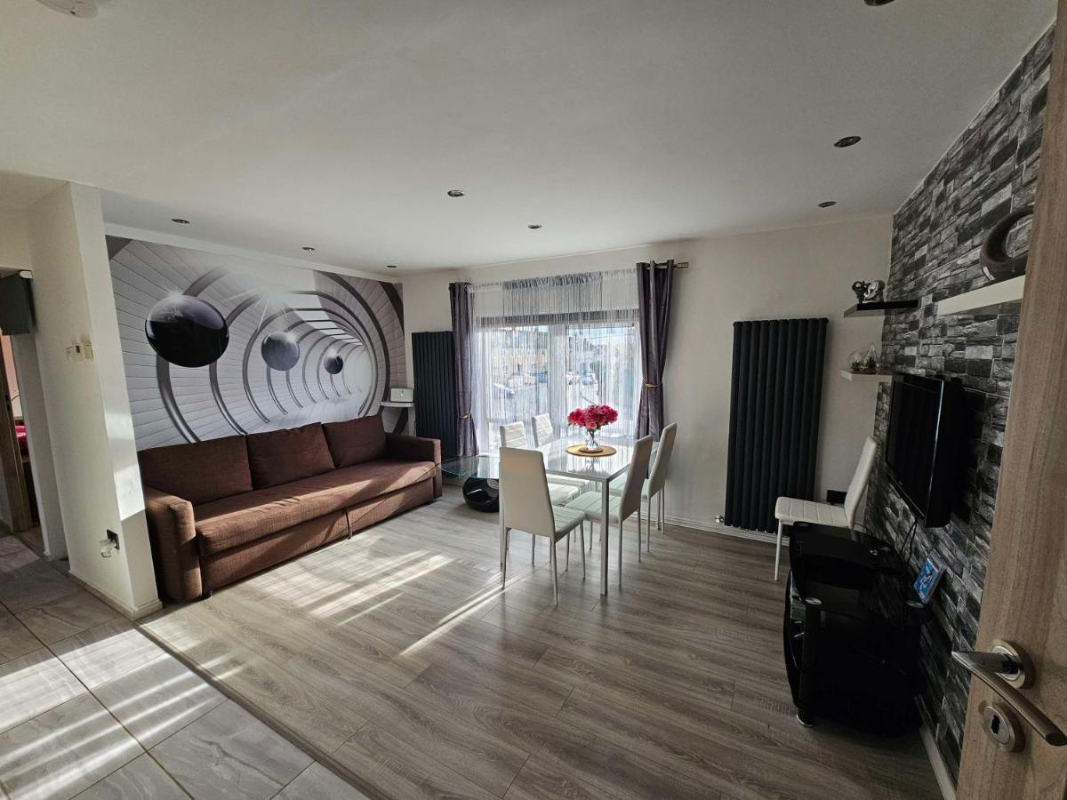 شقة Modern Urban Haven: Stylish Getaway ليسبورن المظهر الخارجي الصورة